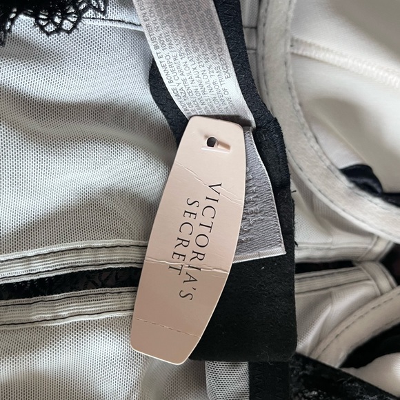 NWT Never Worn! Victoria’s Secret Garter Bustier / Chemise Size 36B - Picture 8 of 8